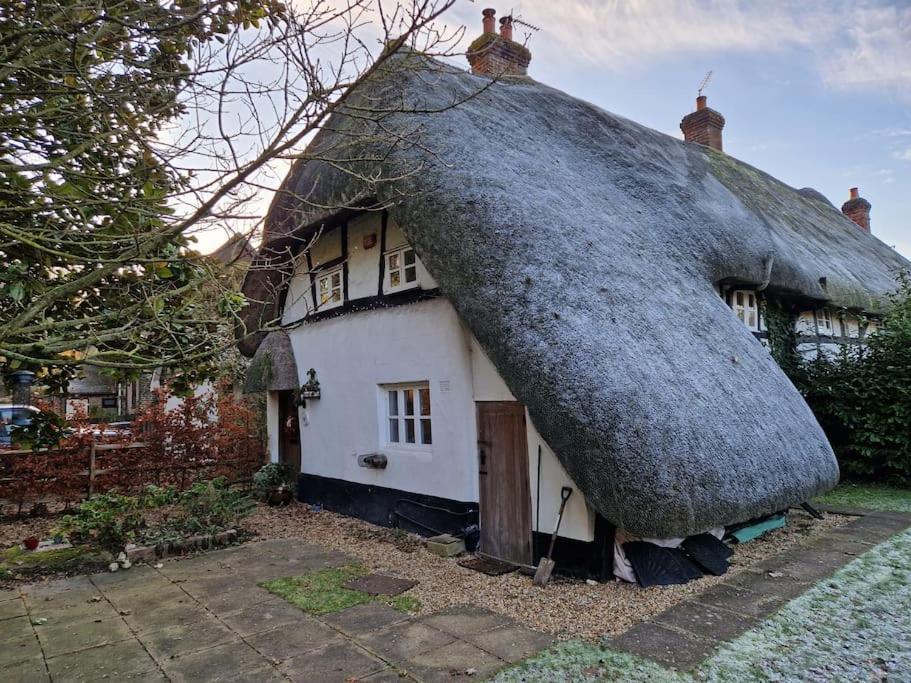Delightful 3Bed Thatched Cottage Stockbridge  Exterior photo